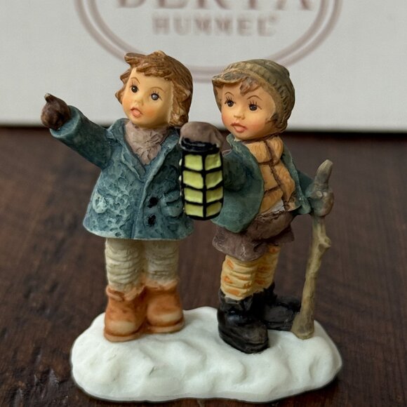 Hawthorne Village - Christmas Village - 3 Figurines - Picture 4 of 7